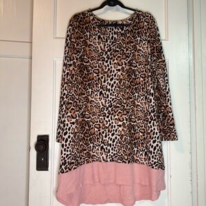Ellen Tracy Leopard Print soft Long Sleeve Tunic with Pink Hem